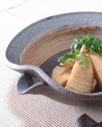 赤刷毛目片口鉢中